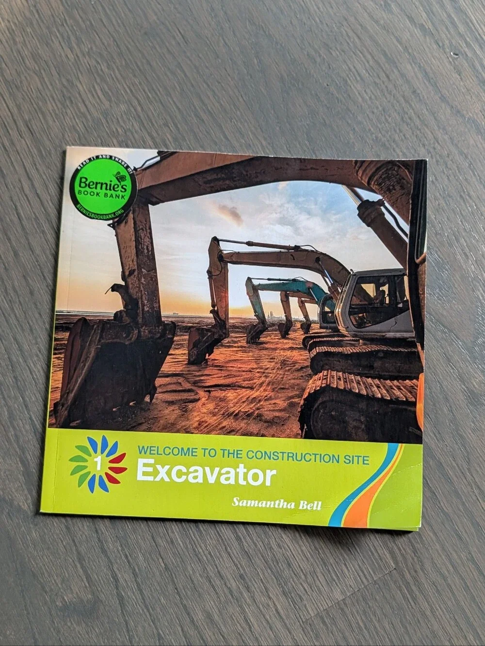 Welcome to the Construction Site: Excavator by Samantha Bell - Paperback